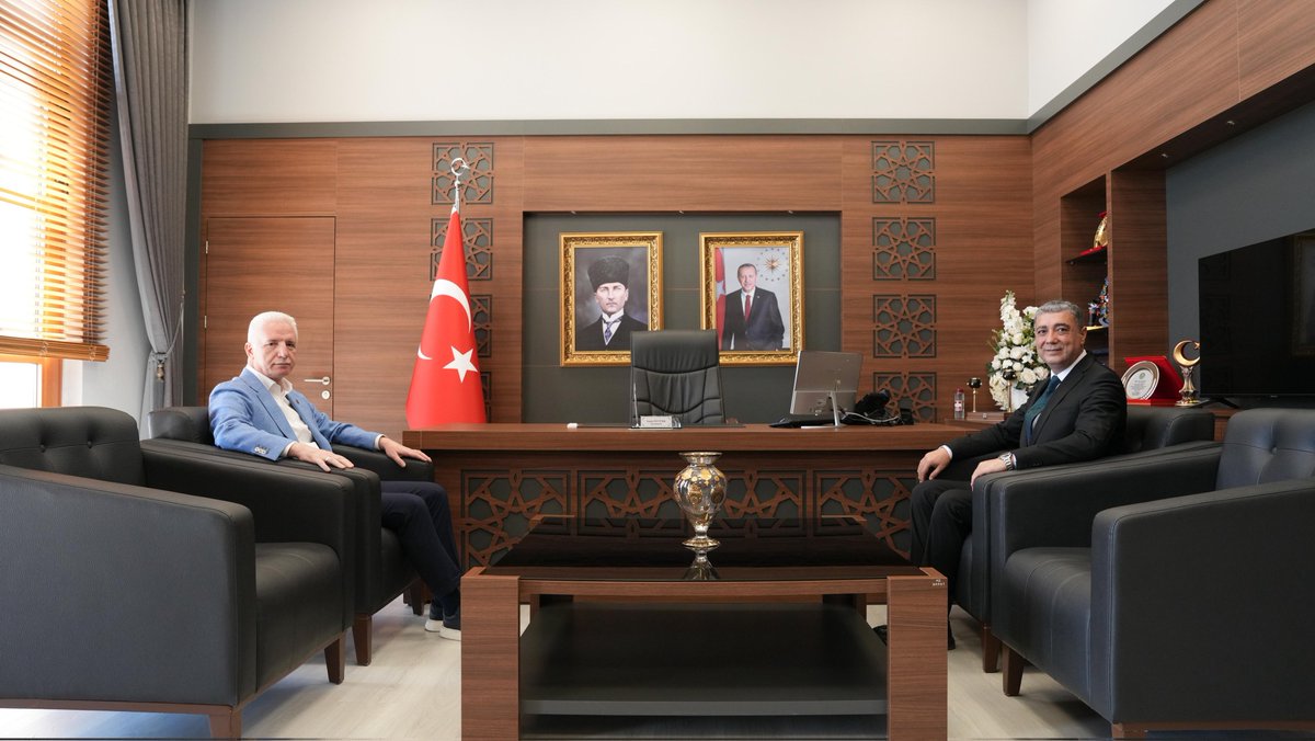 TC_istanbul's tweet image. Valimiz Davut Gül, Çatalca Kaymakamı Sayın Yasin Öztürk&apos;ü ziyaret etti. 

@gul_davut

#İstanbul 🇹🇷