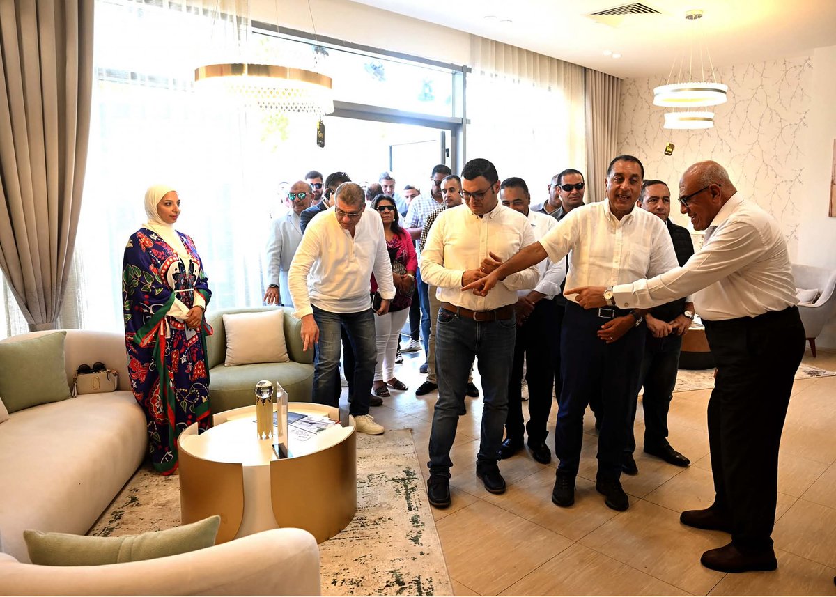 CabinetEgy's tweet image. خلال جولته اليوم لمتابعة عدد من المشروعات ب #منطقة_الساحل_الشمالي_الغربي:
#رئيس_الوزراء يفتتح معرض الهيئة العربية للتصنيع "أتيكو" للصناعات الخشبية ومصنع الإلكترونيات بـ"نورث سكوير مول العلمين"
للمزيد| facebook.com/share/p/16aLrZ…
#رئاسة_مجلس_الوزراء | #مصر