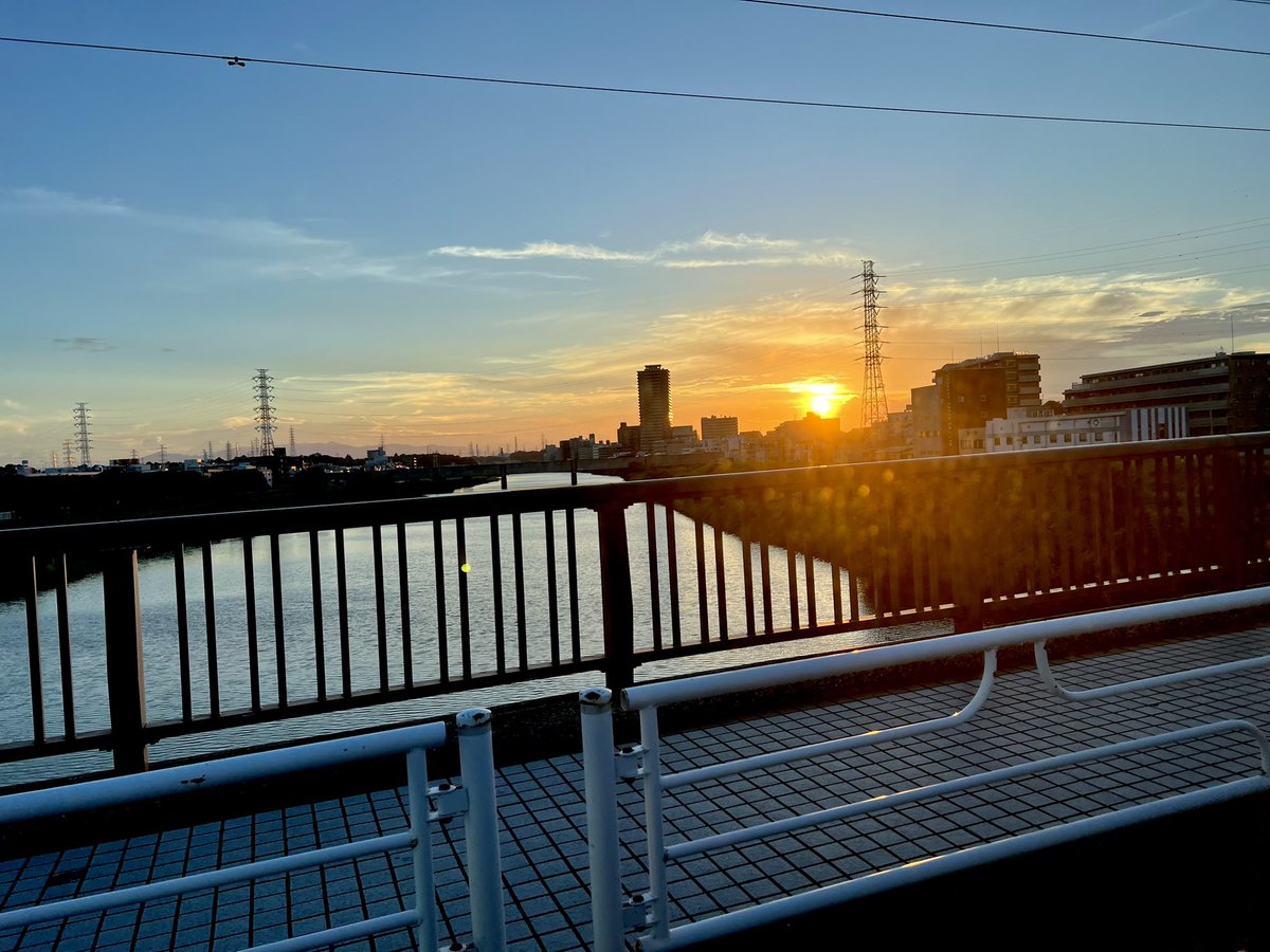 Screamingkitten's tweet image. いい夕焼け