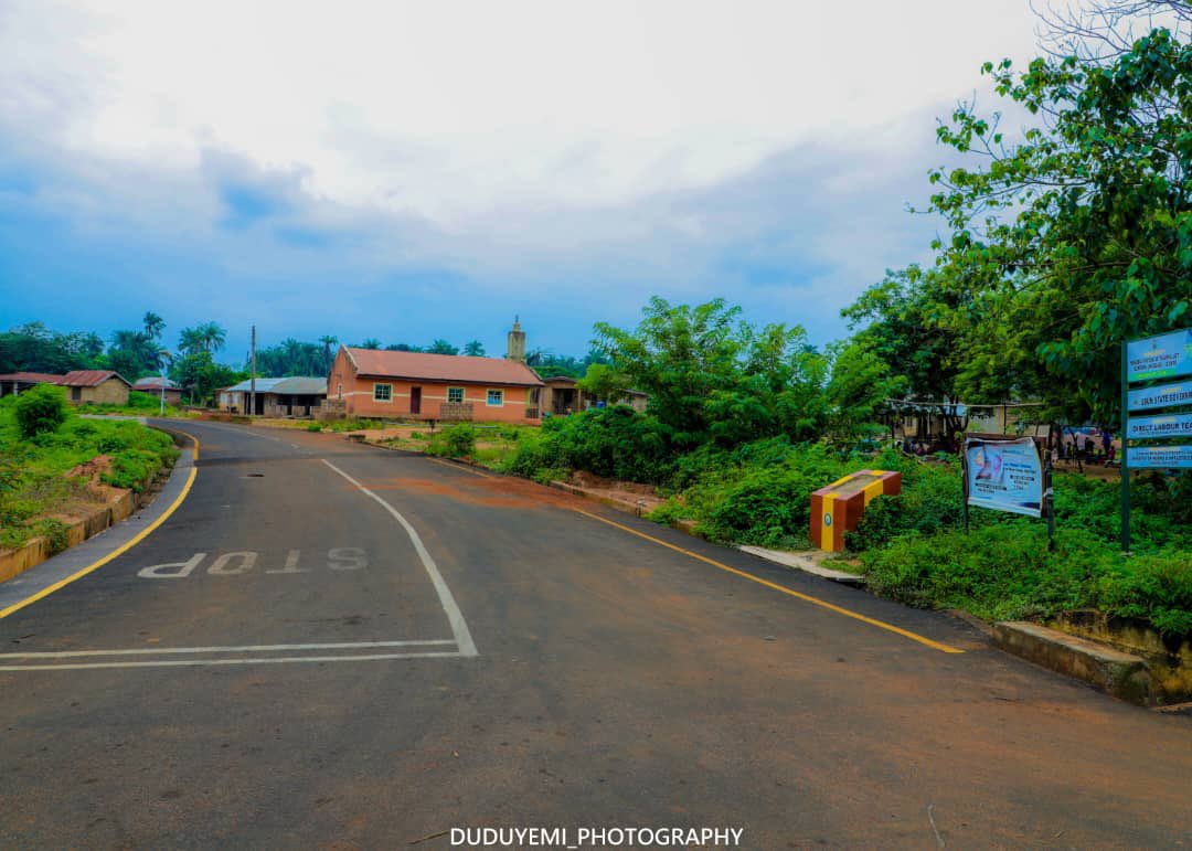 Osun_Works_Min's tweet image. COMPLETED PROJECT ALERT ‼️
Construction of Ilemowu-Telemu Road, Iwo.
#OsunInfraFocus
#ImoleImpactfulGovernance
#ForAGreaterOsun
#QualityInfrastructure
