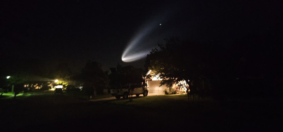 SheaGibsonWx's tweet image. That was quite the trail! Pics don't do it justice!
#SpaceX
#Falcon9
#Starlink