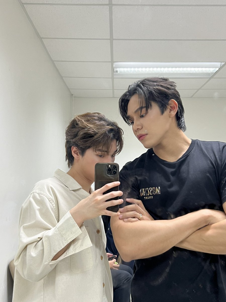 legendngern's tweet image. วันนี้ขอบคุณทุกคนที่มาหาา น้องเงินน้องโอ๊ต นะครับ  😘 #เงินโอ๊ต #ngernnn