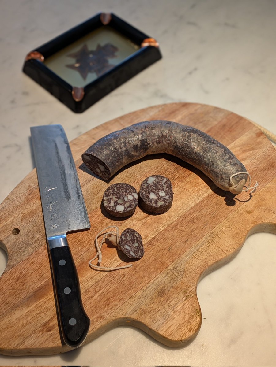 guywalters's tweet image. We have a late entrant for the Black Pudding contest and it's a winner! Hand made by the incomparable boudiniste @Edeaulx, perfect texture and pepperiness. 11/10.