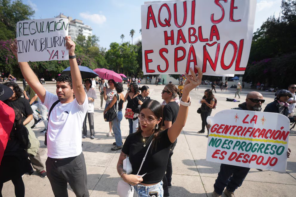 enriquemunozFM's tweet image. Estados Unidos advierte a sus ciudadanos no salir este sábado 26 de julio durante la tercera marcha contra la gentrificación.
La violencia en CDMX puede generar decisiones desagradables para México desde Canadá, EU y la FIFA.