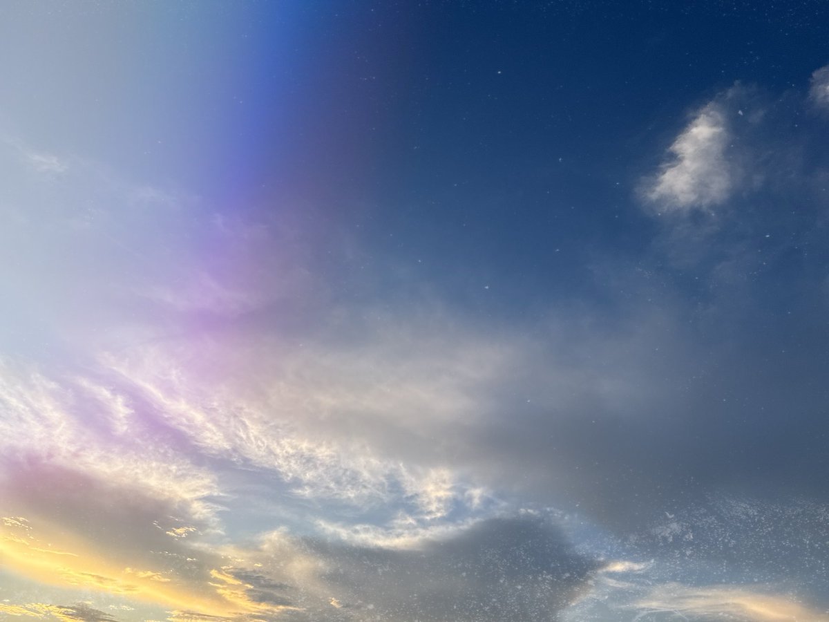 nanahisagi's tweet image. よい黄昏空です