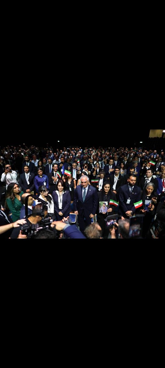 Chahdortt's tweet image. رهبر #انقلاب_ملی شاهزاده رضا پهلوی
Le leader de la révolution iranienne, le prince @PahlaviReza
The leader of the revolution, prince @PahlaviReza
#همکاری_ملی