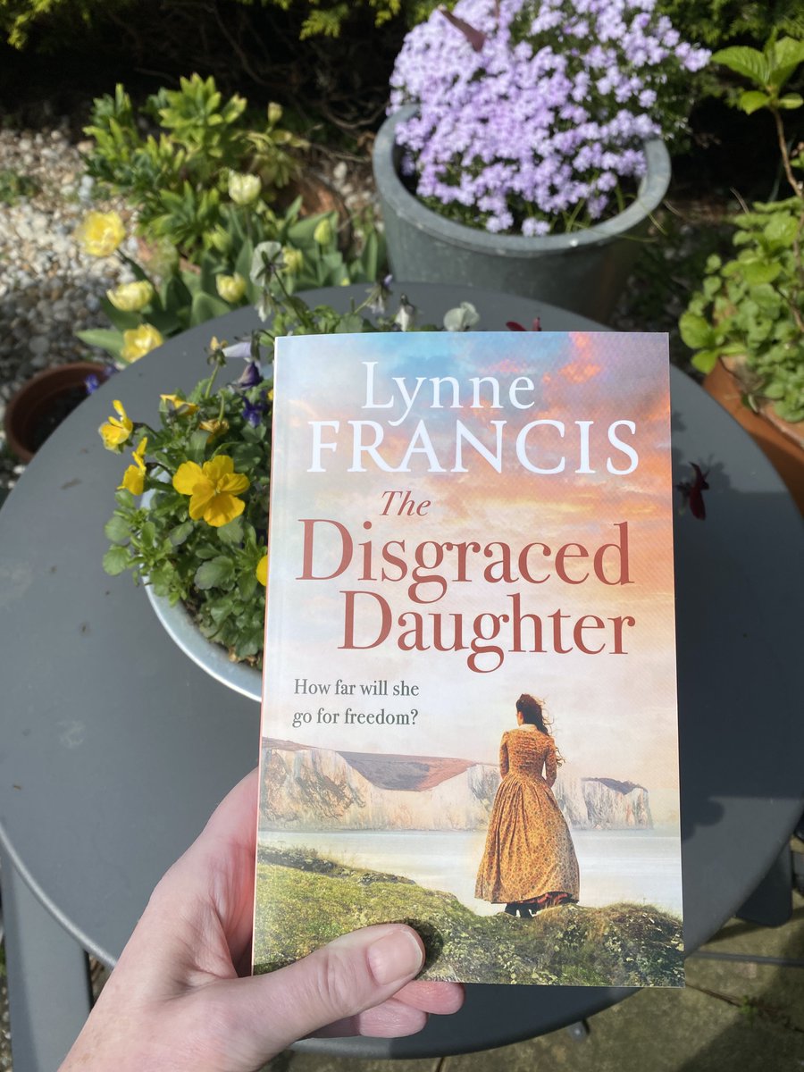 Looking for an absorbing holiday read? The Disgraced Daughter has just arrived in The Works. Catch it while you can!
'I loved the book! Your writing paints such vivid pictures.'
'A really good read!' bit.ly/4hDAD2n
 #sagasaturday