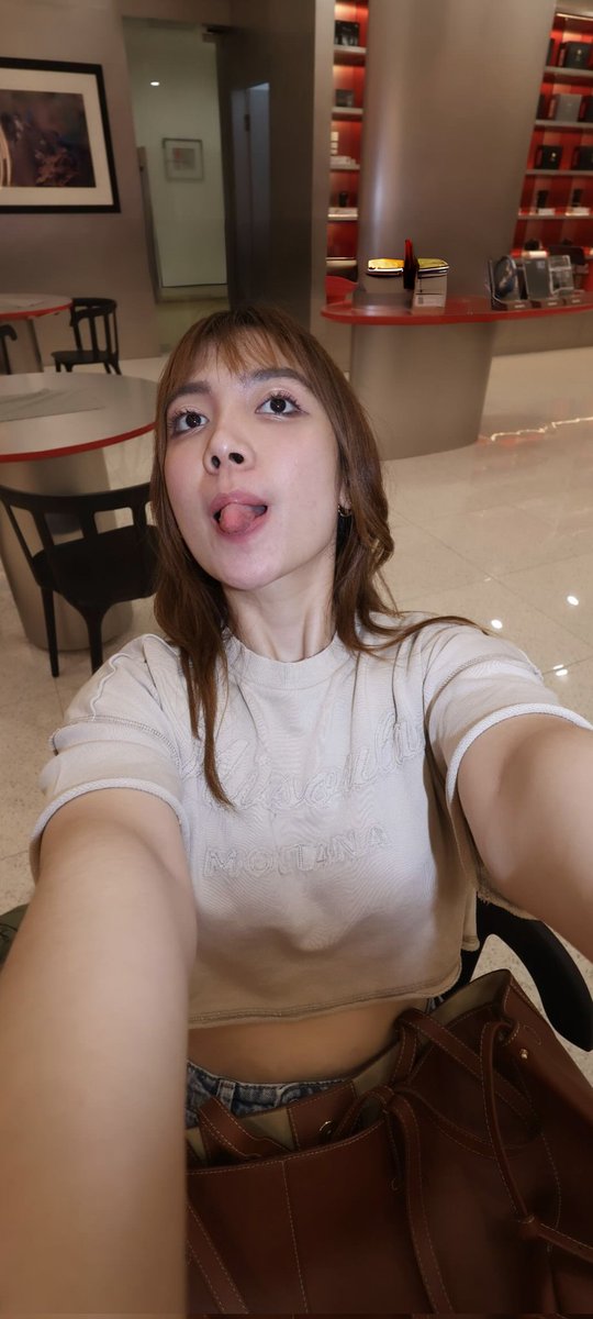 Ryouga_Ryou's tweet photo. Asli lagi bacolin dia terus, kapan video dia cuma pake handuk lagi ada ya #halunation https://t.co/2MxnbNITW2