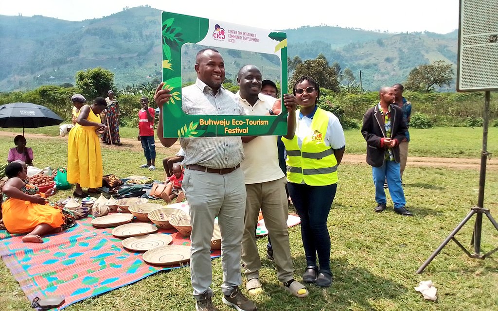 OctBinEvadiusT's tweet image. The @NRMOnline Mp flag bearer for Buhweju West @Kariisakoy1 has arrived at Nyakishenyi playgrounds Bihanga sub-County for the 3rd edition of the Echo-Tour festival ,organised by @CICD_Uganda
