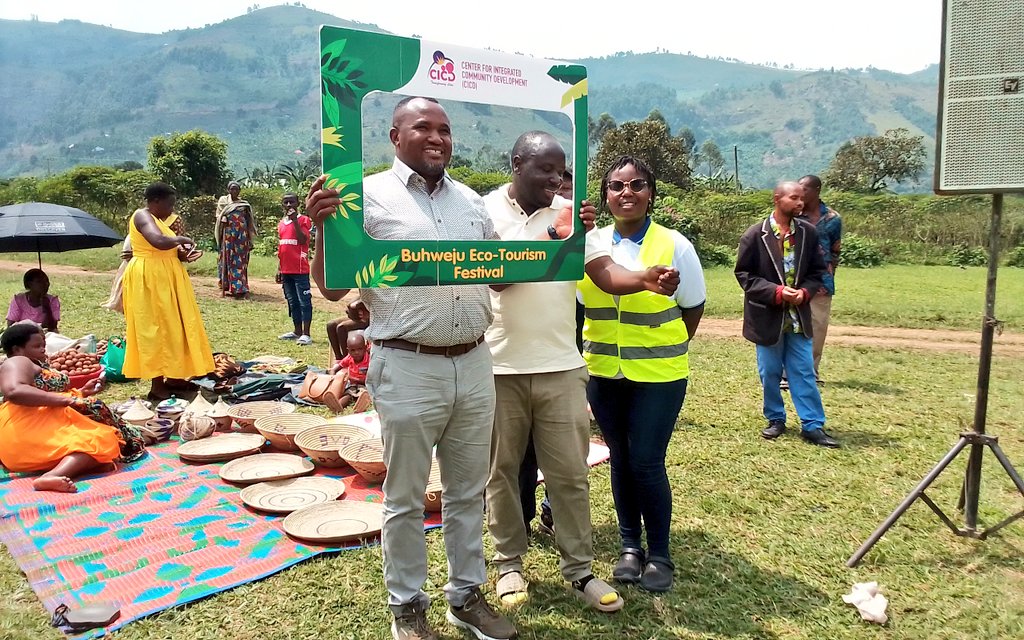OctBinEvadiusT's tweet image. The @NRMOnline Mp flag bearer for Buhweju West @Kariisakoy1 has arrived at Nyakishenyi playgrounds Bihanga sub-County for the 3rd edition of the Echo-Tour festival ,organised by @CICD_Uganda