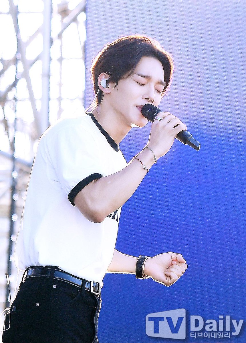 CHENGLOBALTEAM's tweet image. #CHEN Update
250726 | CHEN Press photos at the 2025 Yeosu K-Megaisland Festival
#CHEN_KMIF
#첸 #김종대 @CHEN_INB100