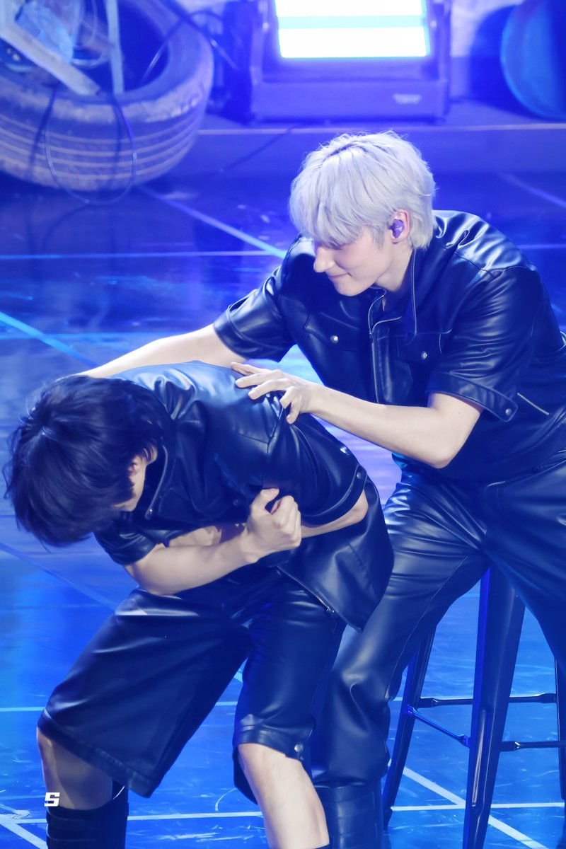 rrittta77_ss's tweet image. 250721
뀨닝즈😆
#TXT #휴닝카이 #HUENINGKAI #범규 #BEOMGYU #투모로우바이투게더 #TOMORROW_X_TOGETHER