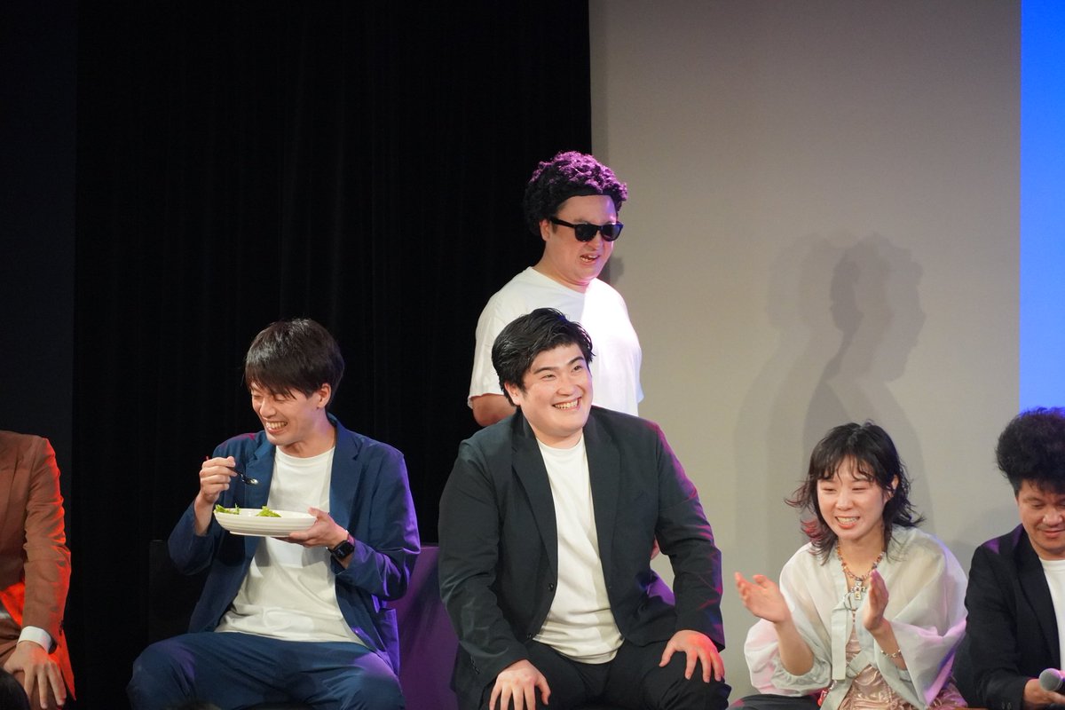 DotonboriT's tweet image. 『カラオケちゃん』

ご来場いただいた皆様、誠にありがとうございました🕊️
歌唱中にまさかのゲストが続々乱入してくる新感覚カラオケライブとなりました✨
ラストには全員での合唱もあり大団円で幕を閉じました🎤

次回の開催をお楽しみに🕶️