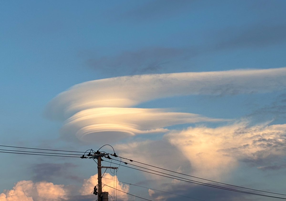 Numasan0704's tweet image. どういう気象条件でできる雲だろう🌀
