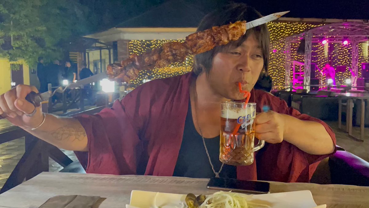 takanasensei's tweet image. 大拡散希望
8/2のワイの生誕祭【夜の会】にて、弊社社長で肉好きで奢ることが生きがいのギブジュンが"甲州ワインビーフ"というブランド牛2キロ持ってきます!
ただで!無料で!肉が!!くえる!!!
夜の食事会は参加型の交流会&食事会です。
参加希望者は【♥】とリプしてね!肉が増えるかも!!