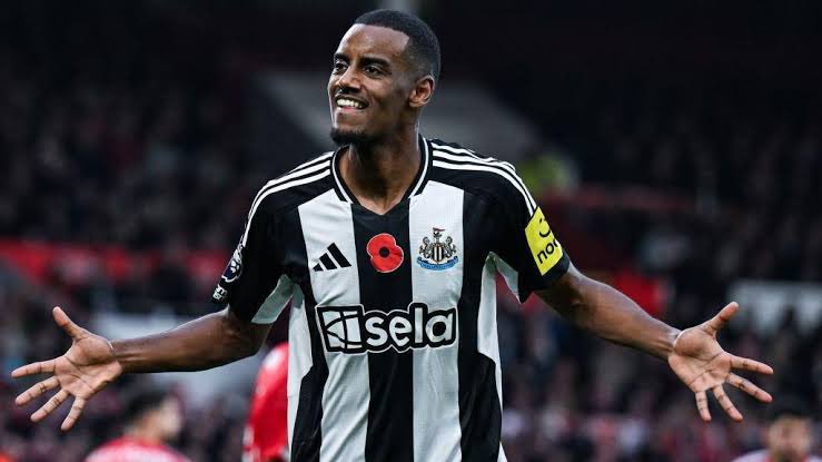 OutOfContextMU's tweet image. 🚨 Alexander Isak has shut the door on a Saudi move.

Al-Hilal offered him €700,000-a-week — tax free. He rejected it. ❌🇸🇦

Isak reportedly only wants Liverpool if he leaves Newcastle. 🔴

(Source: @guardian)