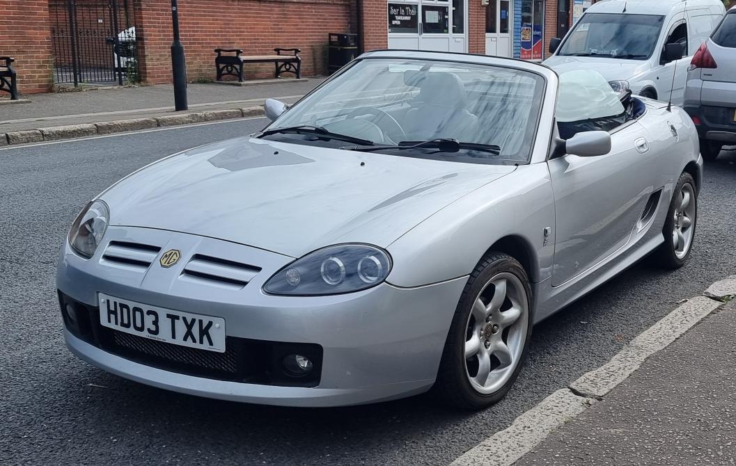 RoadworkUK's tweet image. A quick reminder that, for a wonderful decade, you could walk into your friendly MG Rover dealership and drive away with a reasonably priced mid-engined sports car.