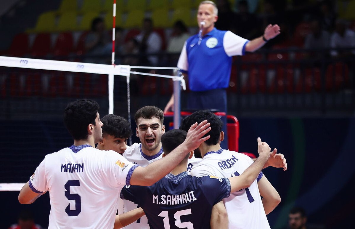 presstvsports's tweet image. 🇮🇷🏐 U19 World Volleyball Championship: Iran tops group after defeating Tunisia
Iran’s U19 volleyball team clinched its second win in the group stage, beating Tunisia to lead Group C with 6 points.
@presstvsports