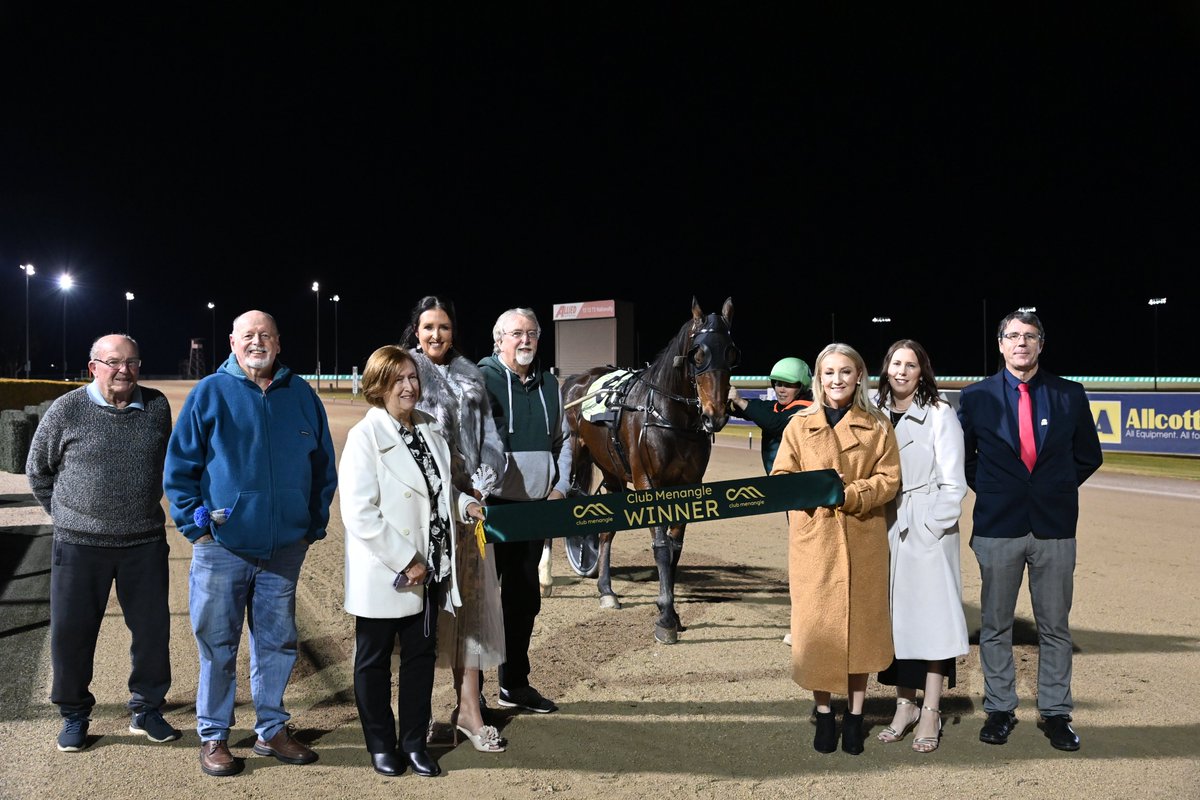 Dance And Deliver arrives in the winners circle in the Adco Trailers Pace.🕺🥇

Trained by Peter Rixon and driven by Hannah Rixon, the six-year-old gelding by A Rocknroll Dance USA recorded a mile of 1.51.9.

#ClubMenangle