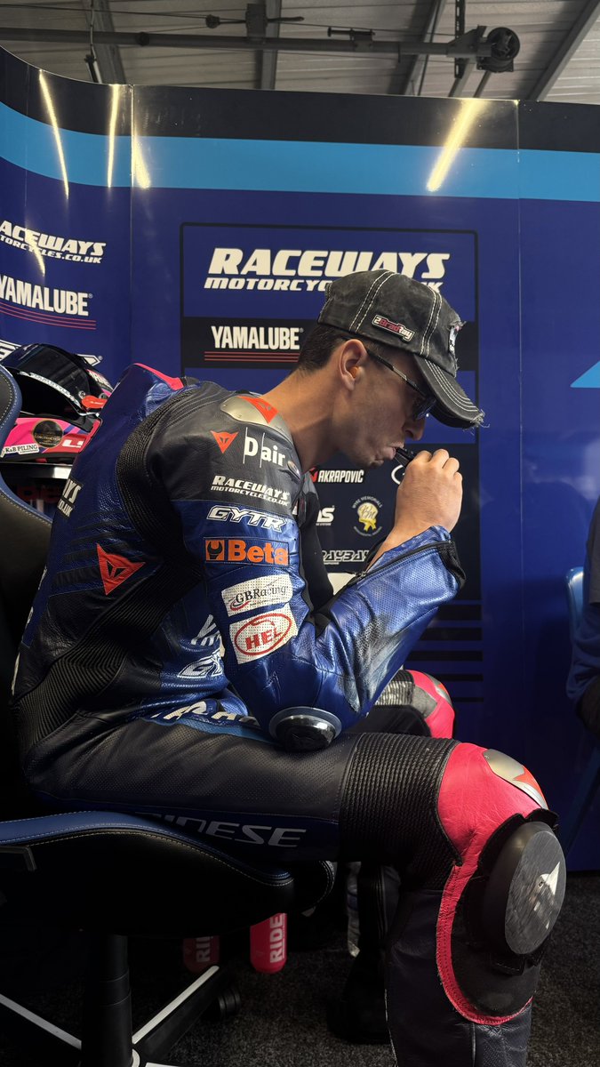 racewaysyamaha's tweet image. Eyes forwards. It’s time for @OfficialBSB Q2! 👀
#RacewaysYamaha
#YamahaRacing #RevsYourHeart #WeR1