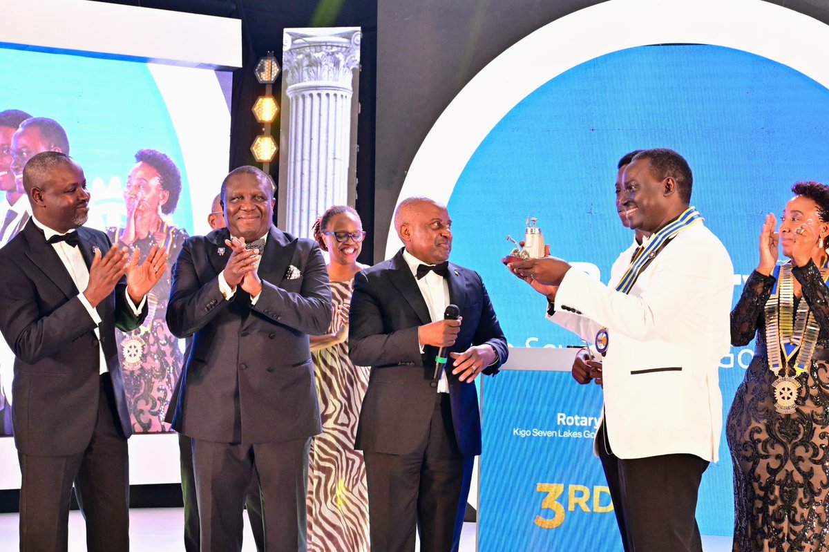 Last evening, my wife and i joined <a href="/Kigo7Lakes/">Kigo 7 Lakes Golf Rotary Club</a> Rotarians for the installation of my good friend <a href="/KKariisa/">Kin Kariisa🇺🇬</a>, Group CEO of <a href="/nextmediaug/">Next Media</a>, as the new President of the Rotary Club. For me, <a href="/Rotary/">Rotary International</a> is the only place where you experience total satisfaction because what you give creates a