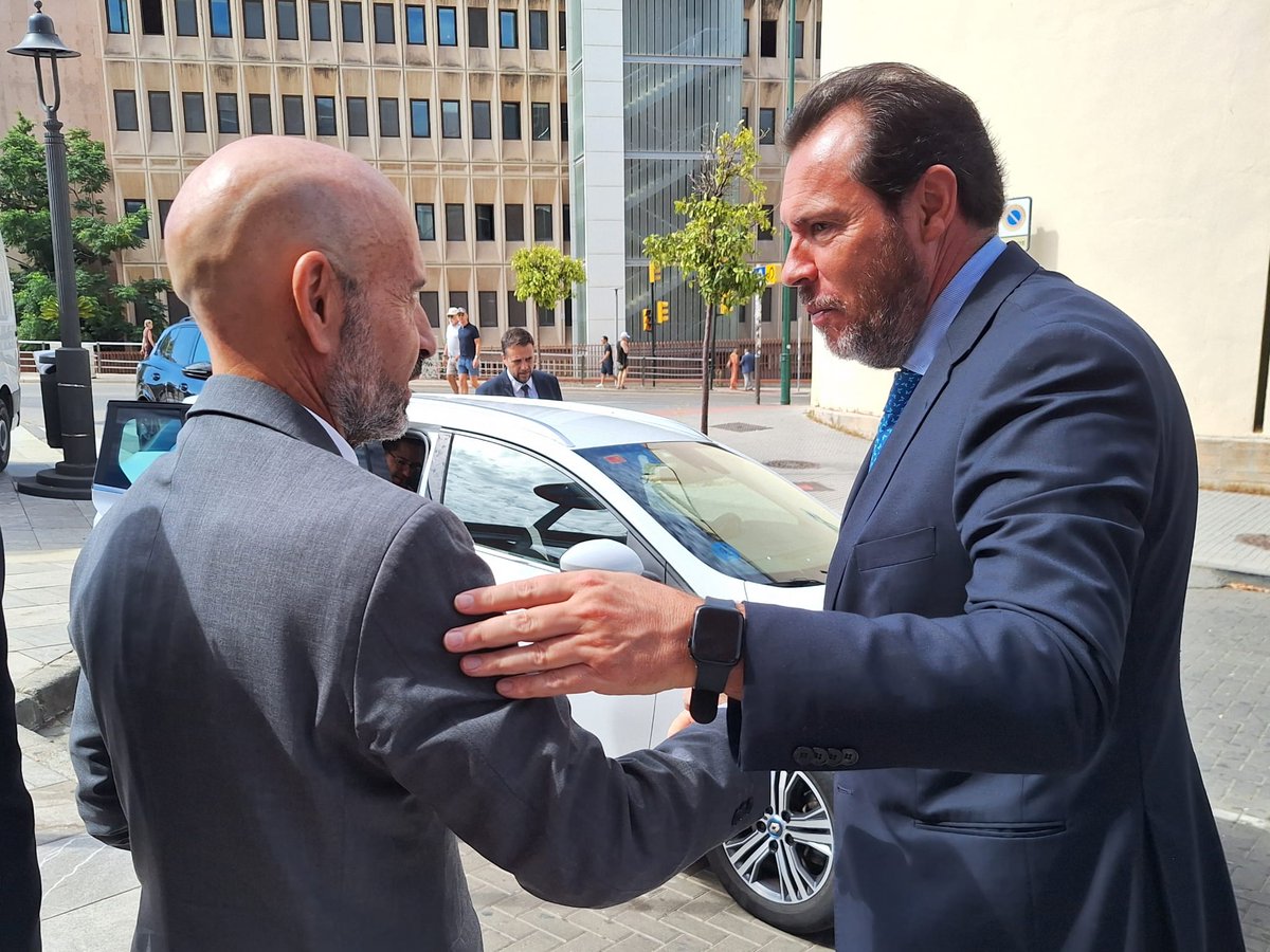 CanalMalagaRTV's tweet image. 🌉El subdelegado del Gobierno en Málaga, @FJavier_Salas , ha destacado que “el Gobierno de España ha demostrado su compromiso con Málaga con datos e inversiones reales" tras la visita de Óscar Puente, y acusa al PP de quedar "retratado" tras los datos ofrecidos por el ministro.