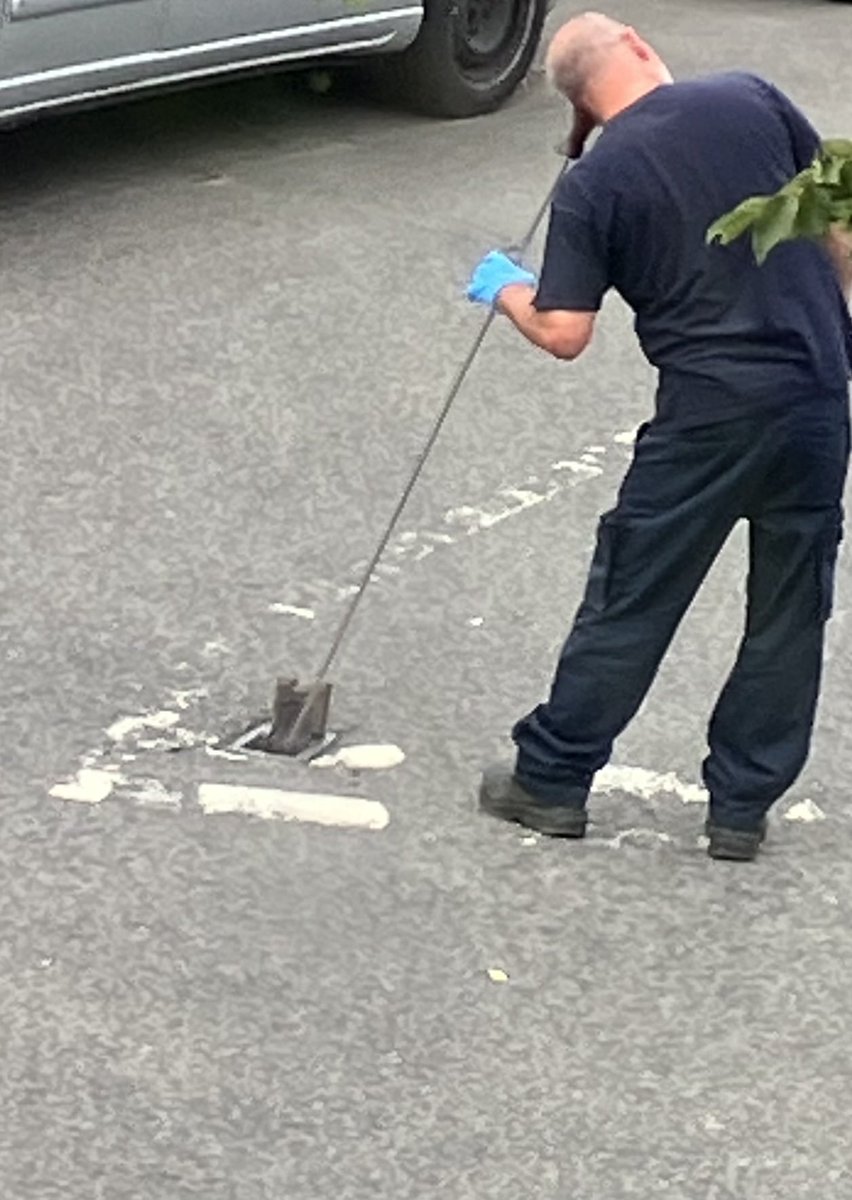 adrian gilson+1 (@adriangilson5) on Twitter photo A Thames Water subcontractor listening to water leaks. He says if the leak is 10,000 litres of water per hour or less, TW is not interested and won’t do anything!!
That’s what a privatised water service gets you.
<a href="/thameswater/">Thames Water 💧</a> <a href="/Feargal_Sharkey/">Feargal Sharkey</a> A Thames Water subcontractor listening to water leaks. He says if the leak is 10,000 litres of water per hour or less, TW is not interested and won’t do anything!!
That’s what a privatised water service gets you.
<a href="/thameswater/">Thames Water 💧</a> <a href="/Feargal_Sharkey/">Feargal Sharkey</a>
