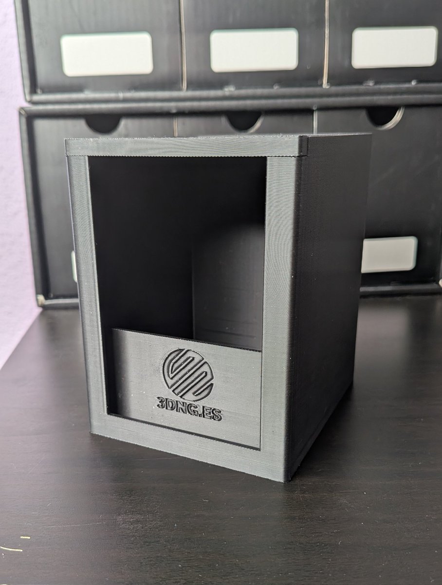 ElBecariodeUrza's tweet image. AAAAA mil gracias @3DNewGoods por la caja!!!! Ya la tengo en casita y es preciosa