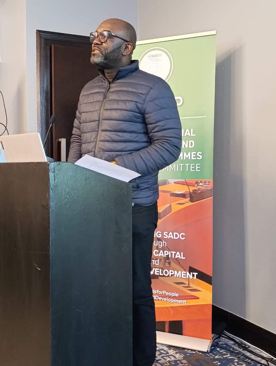 sadcpf's tweet image. Presentation by Dr. Lamboly Kumboneki (@LambolyK) – Senior Program Officer for HIV/AIDS at SADC

At the #SADCPF Human and Social Development Committee session (25 July 2025), Dr. Lamboly Kumboneki delivered a compelling presentation on critical areas requiring urgent investment…