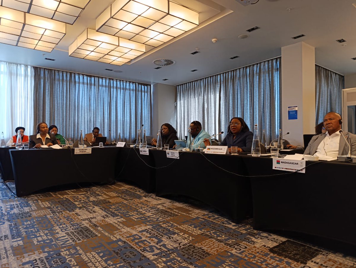 sadcpf's tweet image. Presentation by Dr. Lamboly Kumboneki (@LambolyK) – Senior Program Officer for HIV/AIDS at SADC

At the #SADCPF Human and Social Development Committee session (25 July 2025), Dr. Lamboly Kumboneki delivered a compelling presentation on critical areas requiring urgent investment…