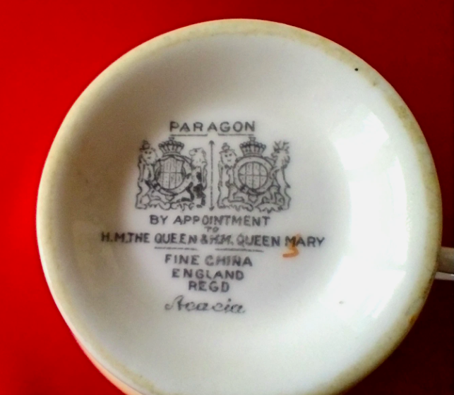 InessaW29's tweet image. Check out Stunning Footed Vintage PARAGON ACACIA Gold Bone China English Cup UK seller
ebay.us/m/FeLMDl
#MHHSBD #English #paragonfine #vintage #GOLDENHOUR #cuppee #oldthings #interiordesign #decor #RARE #xmasgift #Christmas2025 #ShopVintage #VintageFinds #decor