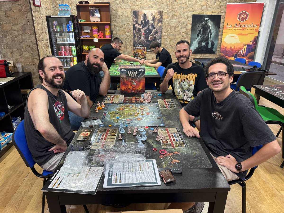 ⚔️ El Ragnarok puede esperar…  y es que en #LaAlzacabaDeJuegos tenemos como objetivo pasarlo bien mientras disimuladamente conquistamos Yggdrasil 🛡️🔥
#BloodRage de <a href="/edge/">John Brockman</a> ya es un clásico de nuestras mesas

#EdgeEntertainment #VikingosFelices #JuegosConDesenfreno