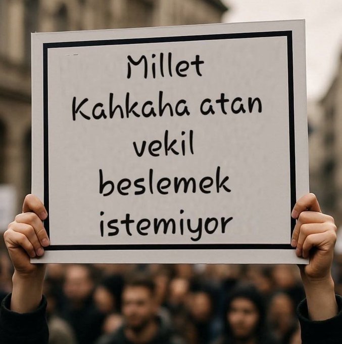 UNUTMA❗
SAKIN UNUTMA ❗

Akepe, mehepe vekillerinin en düşük emekli maaşı 35 bin tl olsun dendiğinde,
 alaycı kahkahalarını unutma❗❗❗

#SonSözEmeklideOlacak