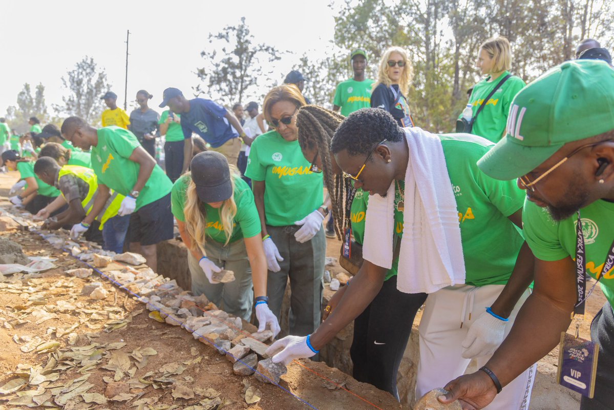 Radiotv10rwanda's tweet image. Muri iki gitondo, abayobozi batandukanye barimo Minisitiri wa Siporo, Nelly Mukazayire, Masai Ujiri watangije Umuryango Giants of Africa, umuyobozi wa @CityofKigali , Samuel Dusengiyumva n’abitabiriye Iserukiramuco rya #GOAFestival2025 riri kubera mu Mujyi wa Kigali bitabiriye…