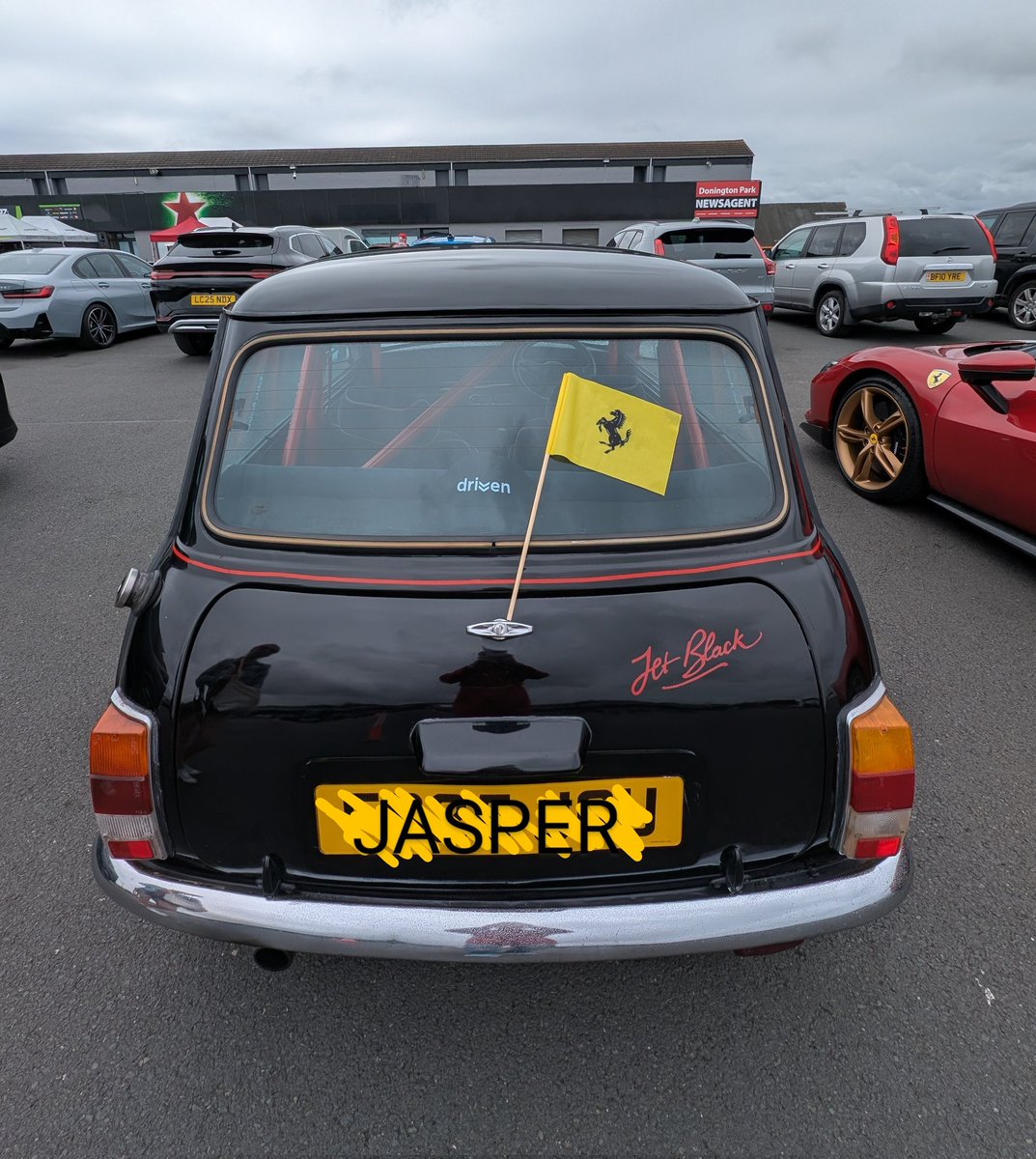 simonwoodward's tweet image. Jasper thinks he's a Ferrari! He wants to get out on the @DoningtonParkUK track! Instead he's sitting tight in the car park showing his support for @Driven_Site @Ferrari @FerrariRaces #Mini #ClassicMini #RetroMini #Driven #FerrariUK #FerarriChallenge #FerarriRaces #DoningtonPark