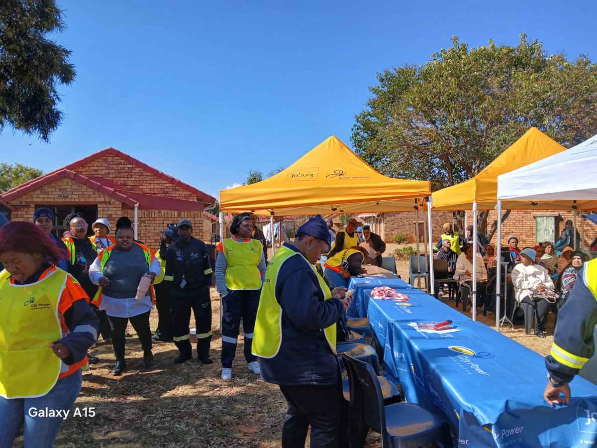 CityPowerJhb's tweet image. #CityPowerUpdates
#CityPowerFBE
The FBE Mega Education and Awareness is currently underway at Lenasia Old Age Village.
City Power is engaging with the elderly community to raise awareness about the Free Basic Electricity (FBE) program, which highlights who qualifies, how to…