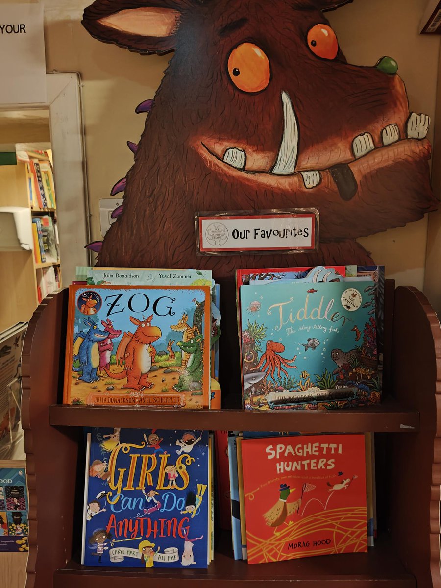 Furtherfrom's tweet image. Happy Saturday everyone! Lots going on in our fair town of #Linlithgow as always, and we are open til 5pm for all your bookshop needs! #ChooseBookshops