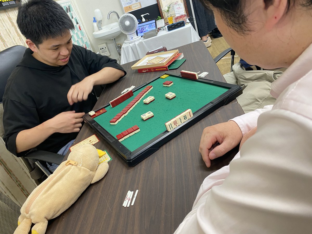 oshamananaban's tweet image. 防弾チョッキ選手meetsすずめ雀