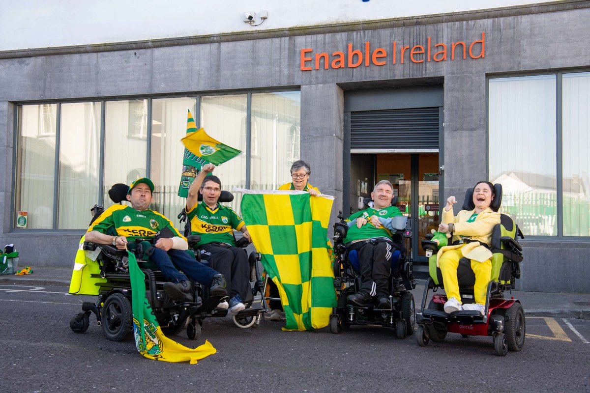 EnableIreland's tweet image. 🏐 #EnableIreland Kerry Service Owners are confident #Kerry will be bringing Sam home tomorrow!
"We predict a 3 point win for the kingdom!" says George Dineen. 🟢🟡 What's your #AllIrelandFinal prediction? #GAA #KerryVSDonegal #DonegalVSKerry @Kerry_Official @officialdonegal