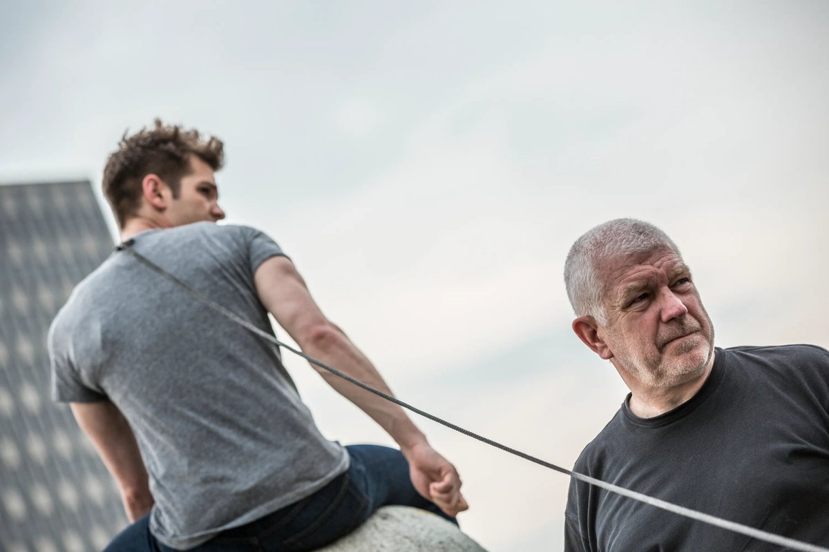 UnchartedRobbie's tweet image. Alguien por acá me las había pedido...
Andrew Garfield en Amazing Spider-Man 2. La escena terminó apareciendo solo en algunos trailers y TV Spots, pero no en la cinta 🕷️✨