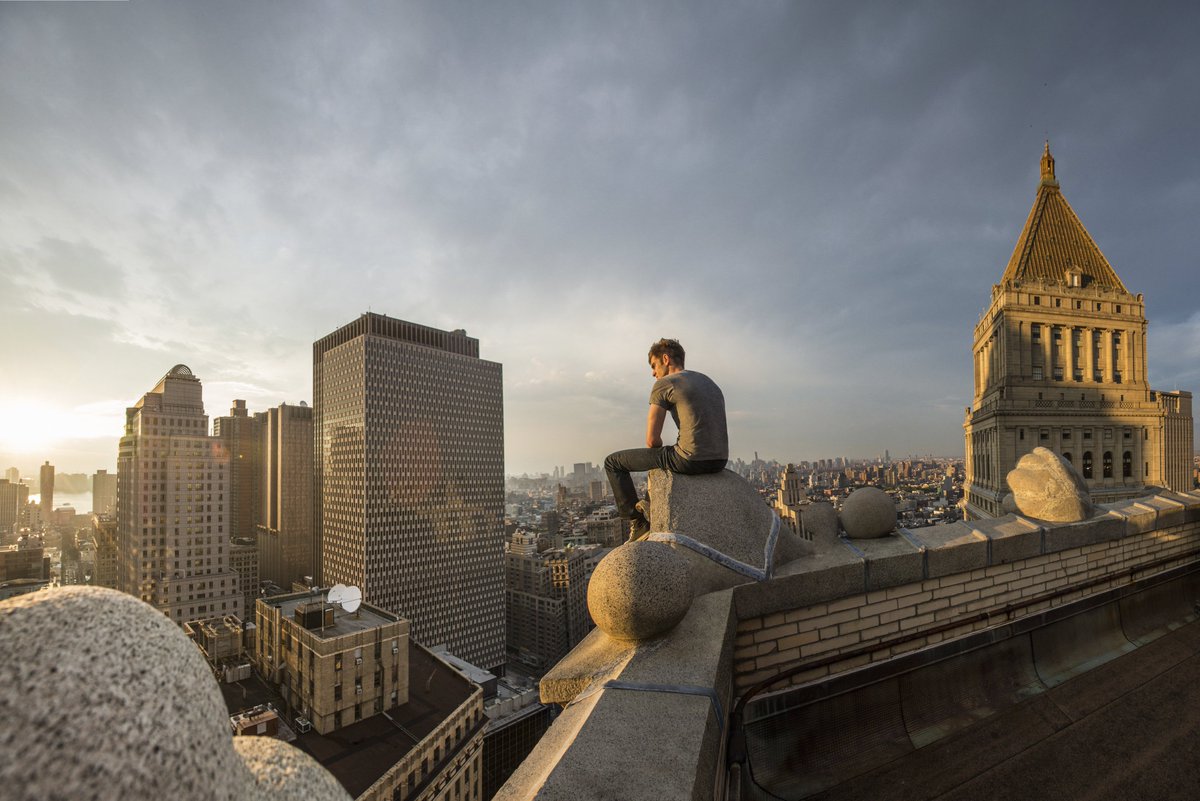 UnchartedRobbie's tweet image. Alguien por acá me las había pedido...
Andrew Garfield en Amazing Spider-Man 2. La escena terminó apareciendo solo en algunos trailers y TV Spots, pero no en la cinta 🕷️✨