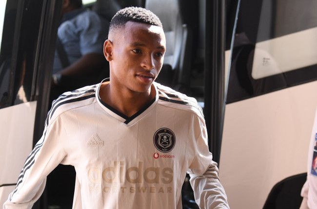 KickOffMagazine's tweet image. 'I believe Rele wants to move abroad'
Orlando Pirates legend Steve Lekoelea is confident that the club's current star, Relebohile Mofokeng, will maintain a good relationship with the Soweto giants, regardless of his situation.
Read more ➡️ ow.ly/kpLe50WvCiP