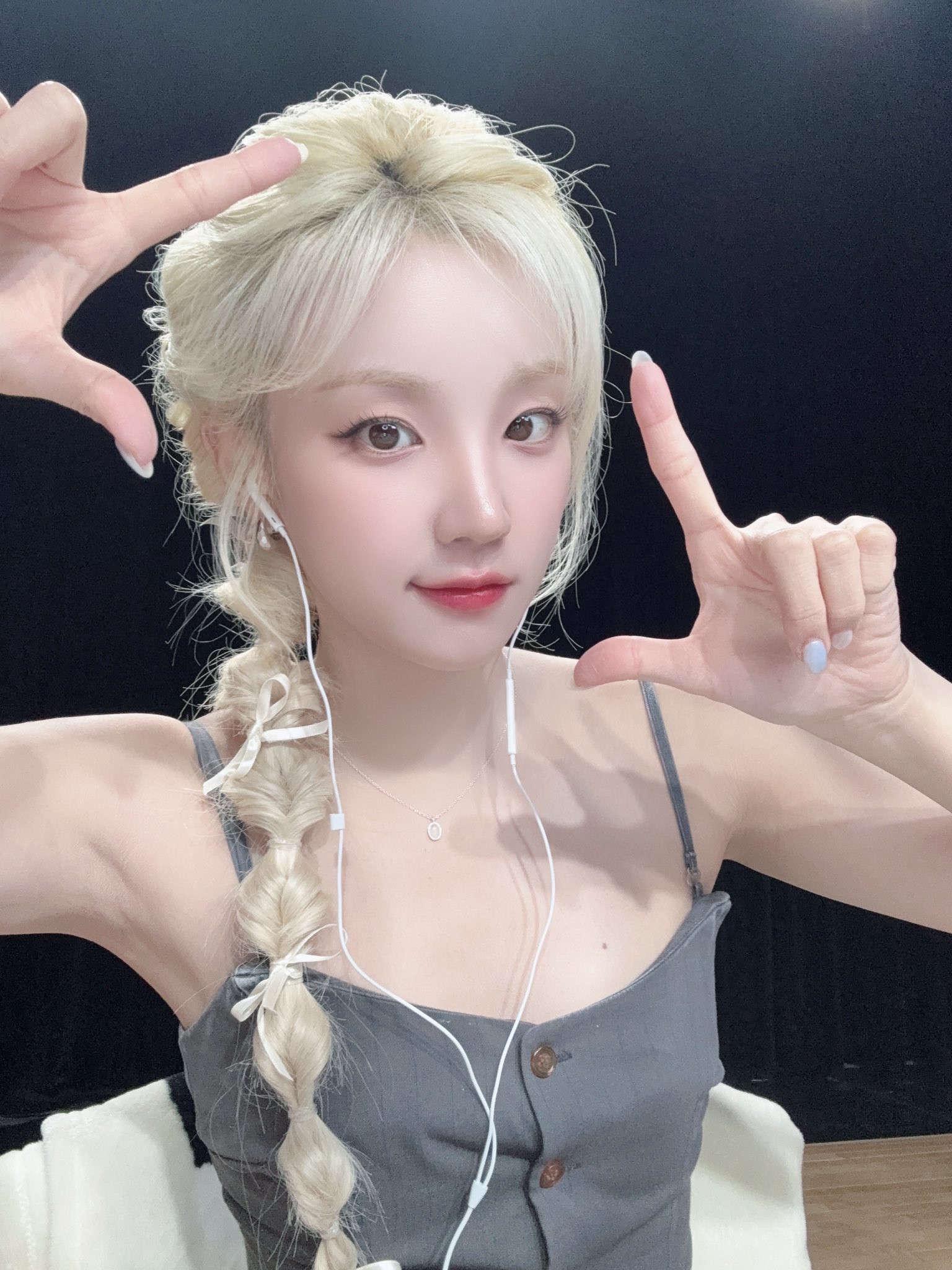 ☆韓国の人気☆【GLOWNY】☆GIRLFRIEND OFF SHOULDER TO.P☆ ☆韓国の人気☆【GLOWNY】☆GIRLFRIEND OFF SHOULDER TO.P☆