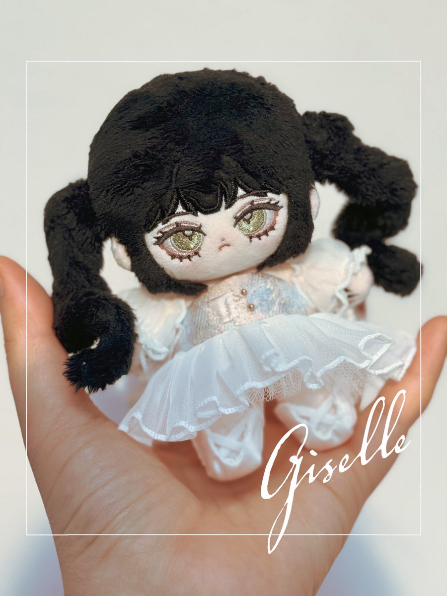 🩰𝐆𝐢𝐬𝐞𝐥𝐥𝐞

Upcoming . ✨

오랜만에 10cm 의상으로 인사드려요. 곧 판매로 만나요!