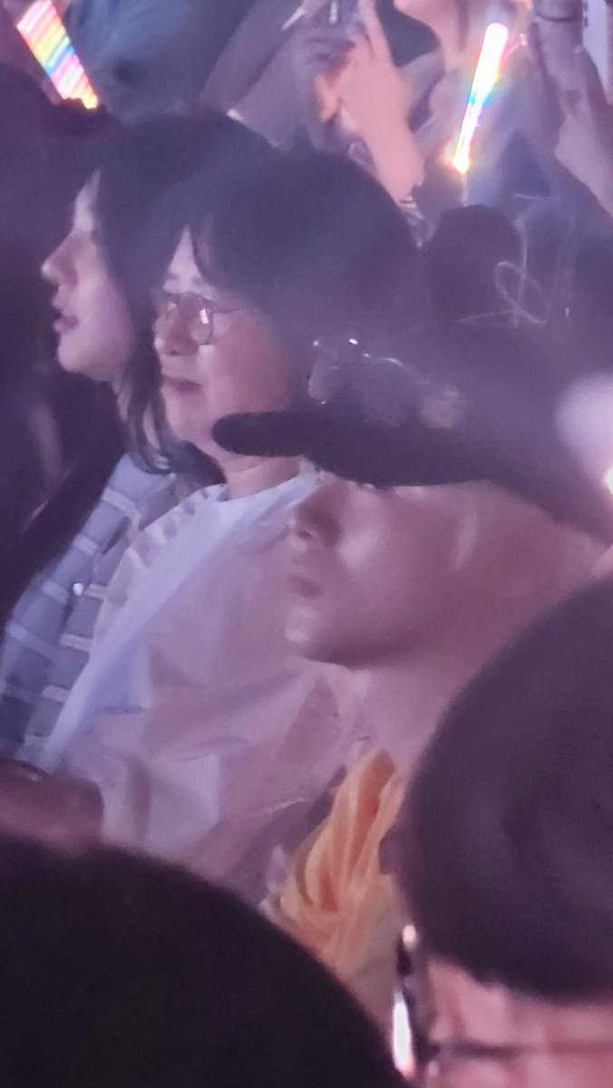 sugarmaker23's tweet image. จีนานไปดูคอนฮันบินที่โซล ย้ำอีกครั้ง จีนานไปดูคอนฮันบิน 😭😭😭😭😭😭

cr. beksamsibil131 

#bjin #binhwan