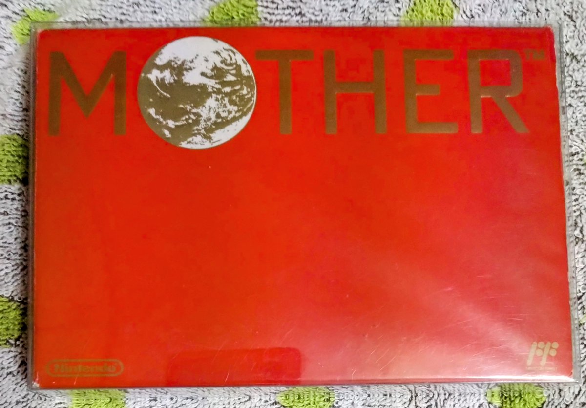 fami_maga2's tweet image. 『MOTHER』は、1989年7月27日に任天堂よりファミコンで発売
シナリオ糸井重里。少年の住むアメリカの田舎町マザーズデイ。不可思議な事件が次々と起きていました。少年たちは、超能力を用いて、世界の危機に立ち向かう。エンディングまで、泣くんじゃない!メロディーが心に残る、任天堂の名作RPG!!