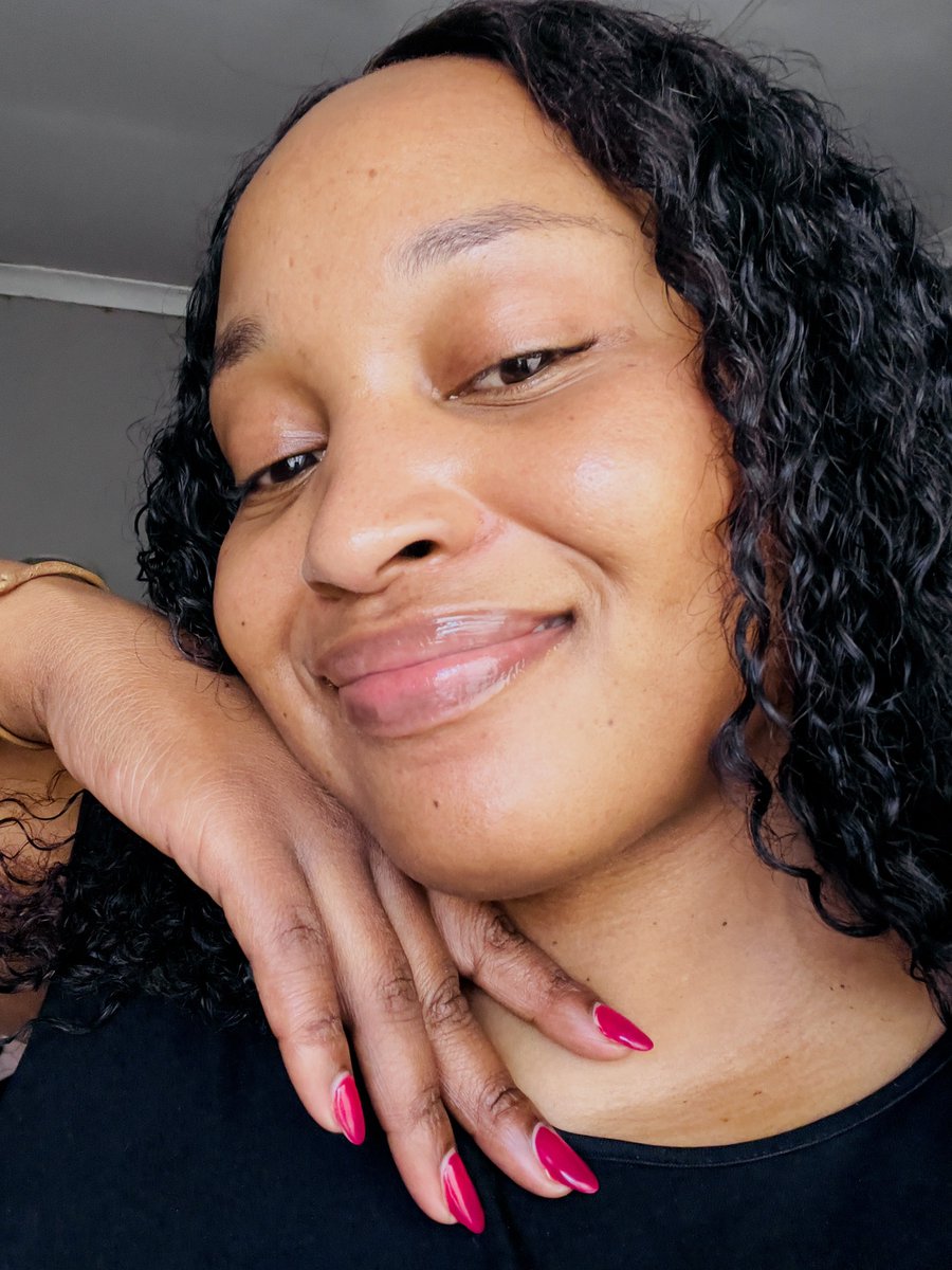 nonitheotiginal's tweet image. I am not defending any rumours, unless you say drinking your skincare, water and eating clean doesn’t work.
Cause it does ❤️