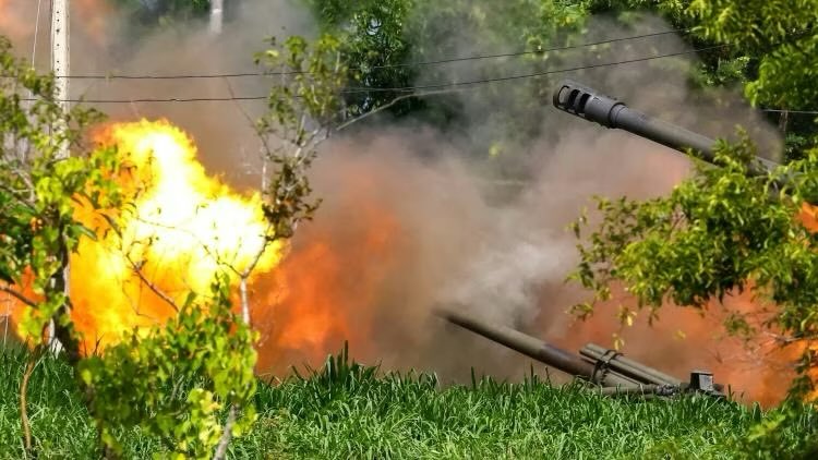 360actufr's tweet image. 🚨🇫🇷 FLASH INFO | Les combats frontaliers entre le Cambodge et la Thaïlande ont fait au moins 33 morts de part et d&apos;autre de la frontière, dans un dernier bilan établi ce samedi 26 juillet. Phnom Penh a appelé Bangkok à un «cessez-le-feu immédiat».