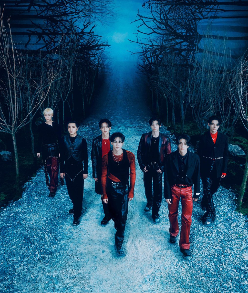 enhapopbase's tweet image. ENHYPEN's 'WALK THE LINE' at United Center in Chicago is sold out.
The concert is happening on August 9 and it has sold 14,148 tickets. This will be the largest concert attendance at the venue by an Asian Act.