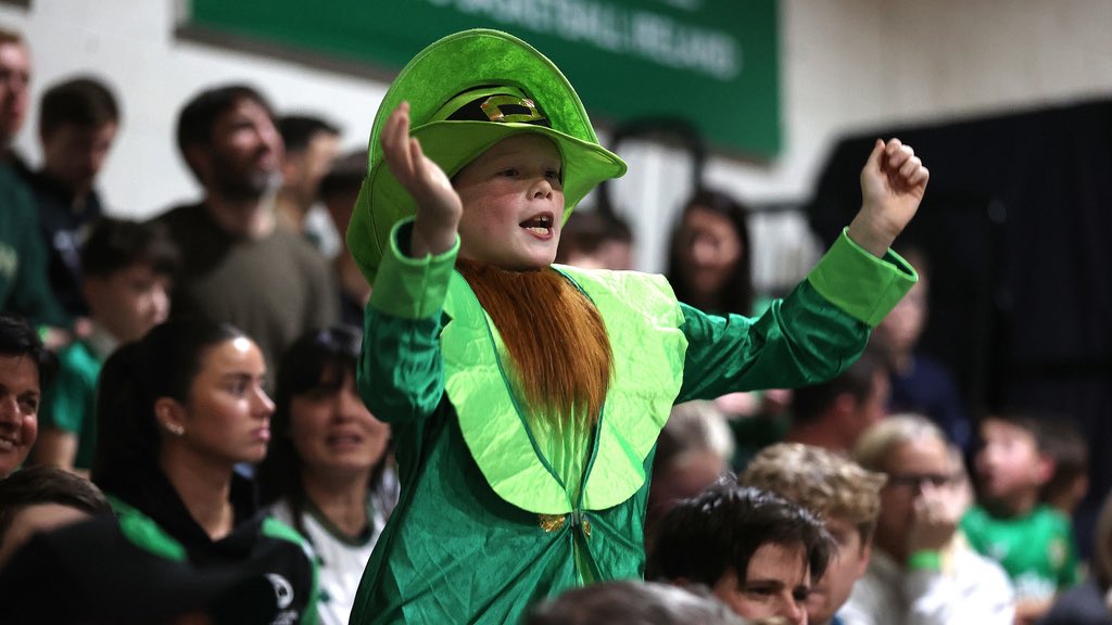 BballIrl's tweet image. More SOLD OUT scenes loading at the National Basketball Arena 🔋
Excited to have you back with us this evening! 💚
#GreenMeansGo ☘️ | #IrishBasketball